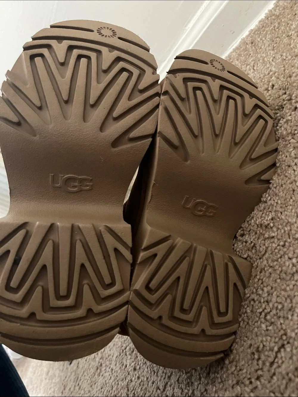 UGG Classic Ultra Mini New Heights Platform Boots🥾
